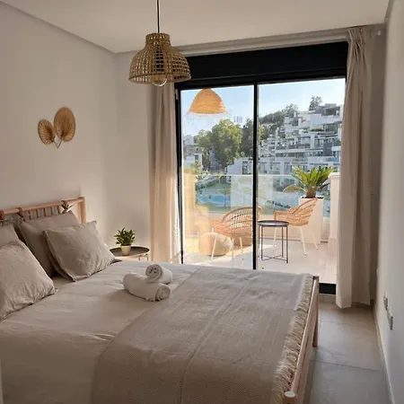 Tropical Penthouse With Big Roof Terrace Apartment *